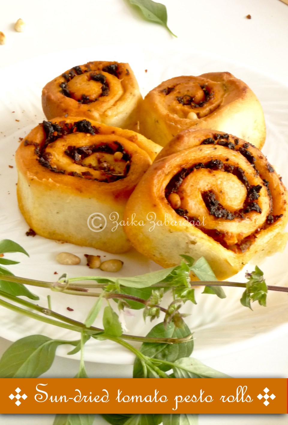 Sundried tomato breakfast rolls